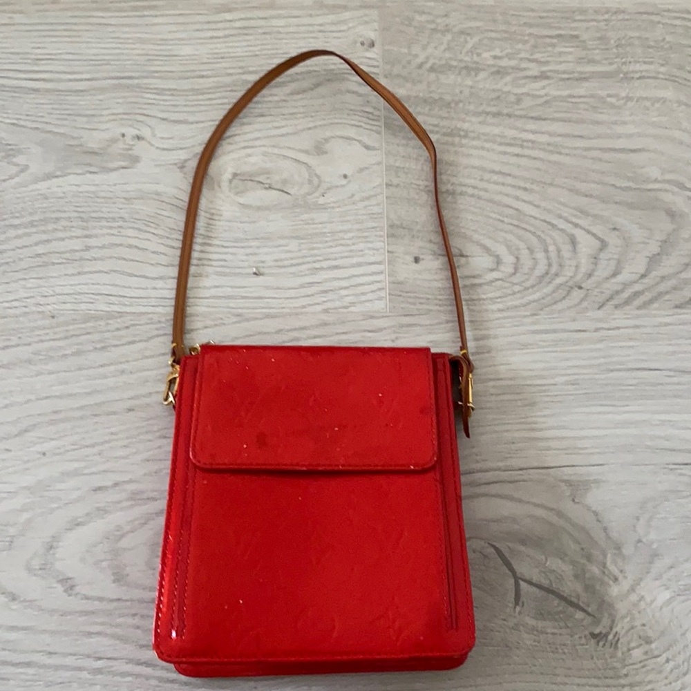Louis vuitton bag.